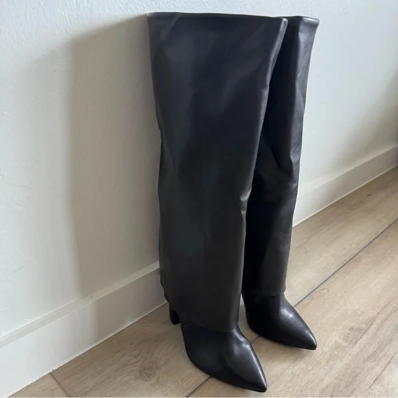 PrettyLittleThing Black Wide Fit PU Pointed Fold Over Block Heel Knee Boots - Picture 5 of 13